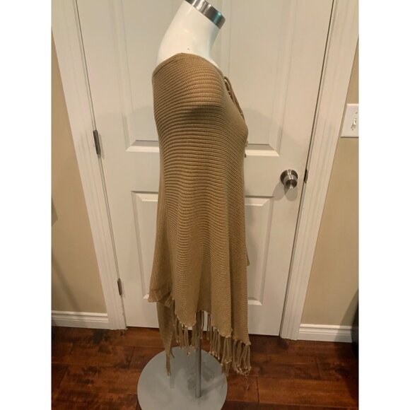 BCBG Max Azria Light Brown Rib Knit Fringe Trim Poncho  Size OS - Picture 4 of 7